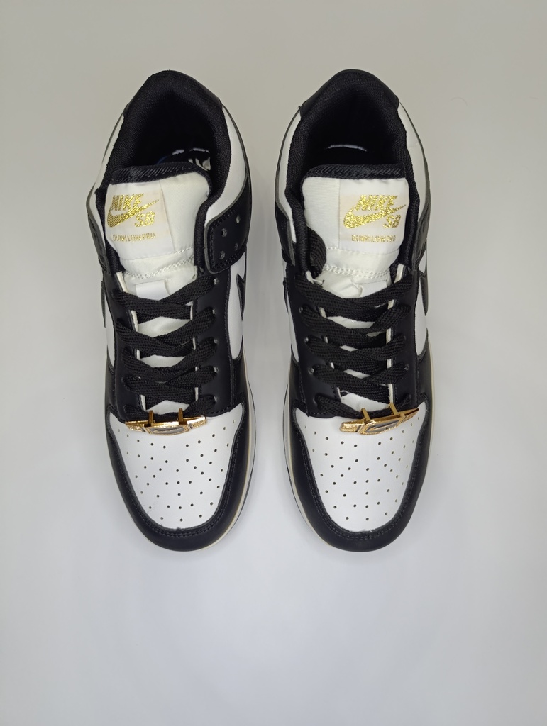 Nike SB - Black / White